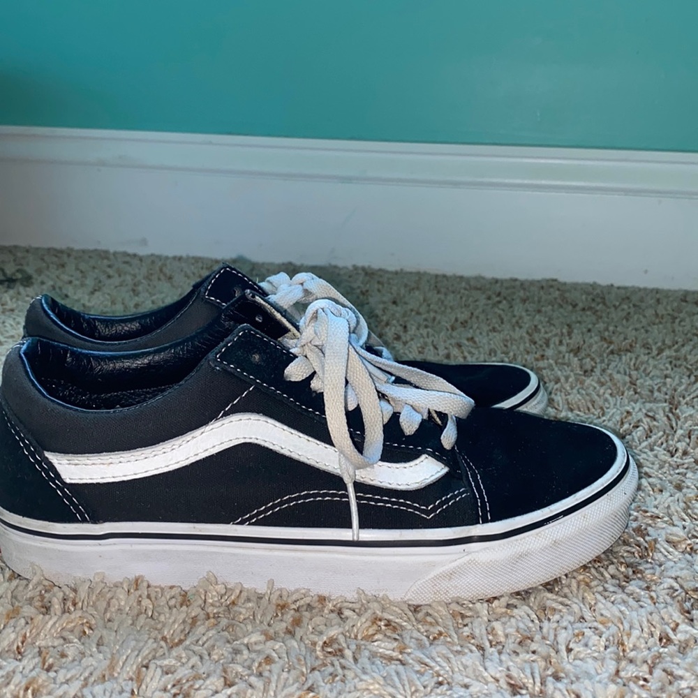 Black n white vans